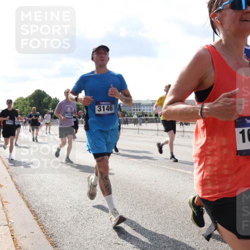 29.06.2025 - hella hamburg halbmarathon Lena Gebhardt http://msf.ph/oto/8446050 29.06.2025 09:53:27 Lombardsbrücke 11283, 1, 16286, 3146, 34, 1672, 1012, 1391, 1466, 1558, 1735, 1750, 1759, 2048, 2213, 2234, 2365, 2402, 2590, 2623, 2890, 2937, 2970, 3004, 3146, 3186, 3304, 3414, 3907, 3928, 4091, 4140, 4247, 4310, 4553, 4997, 5022, 5132, 5362, 5460, 5532, 5623, 5624, 5692, 6071, 6081, 6152, 6203, 6282, 6375, 6388, 6460, 6712, 6903, 7093, 7147, 7204, 7322, 7385, 7448, 7450, 7480, 7765, 8063, 8145, 8664, 9126, 9626, 9633, 9723, 9965, 13009 meine-sportfotos.de