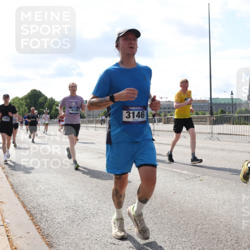 29.06.2025 - hella hamburg halbmarathon Lena Gebhardt http://msf.ph/oto/8446069 29.06.2025 09:53:27 Lombardsbrücke 11283, 16286, 3146, 10, 1012, 1391, 1466, 1558, 1735, 1750, 1759, 2048, 2213, 2234, 2365, 2402, 2590, 2623, 2890, 2937, 2970, 3004, 3146, 3186, 3304, 3414, 3907, 3928, 4091, 4140, 4247, 4310, 4553, 4997, 5022, 5132, 5362, 5460, 5532, 5623, 5624, 5692, 6071, 6081, 6152, 6203, 6282, 6375, 6388, 6460, 6712, 6903, 7093, 7147, 7204, 7322, 7385, 7448, 7450, 7480, 7765, 8063, 8145, 8664, 9126, 9626, 9633, 9723, 9965, 13009 meine-sportfotos.de