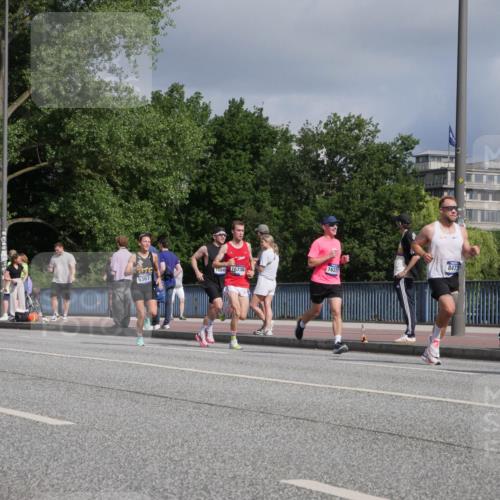 29.06.2025 - hella hamburg halbmarathon Luisa Fischer http://msf.ph/oto/8446079 29.06.2025 09:47:00 Kennedybrücke 8473, 848, 16736, 16377, 5367, 2021, 3201, 5367, 8473, 8731, 10156, 10848 meine-sportfotos.de