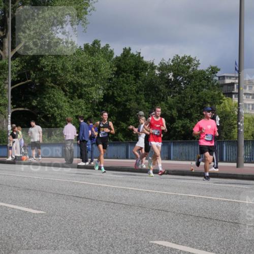 29.06.2025 - hella hamburg halbmarathon Luisa Fischer http://msf.ph/oto/8446095 29.06.2025 09:47:01 Kennedybrücke 1827, 15, 45, 5367, 16736, 1637, 847, 2021, 3201, 5367, 8473, 8731, 10156, 10848 meine-sportfotos.de