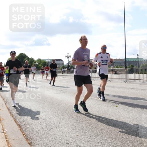29.06.2025 - hella hamburg halbmarathon Lena Gebhardt http://msf.ph/oto/8446179 29.06.2025 09:53:28 Lombardsbrücke 11283, 17718, 1012, 1391, 1466, 1558, 1735, 1750, 1759, 2048, 2213, 2234, 2365, 2402, 2590, 2623, 2890, 2937, 2970, 3004, 3146, 3186, 3304, 3414, 3907, 3928, 4091, 4140, 4247, 4310, 4553, 4997, 5022, 5132, 5362, 5460, 5532, 5623, 5624, 5650, 5692, 6071, 6081, 6152, 6203, 6282, 6375, 6388, 6460, 6712, 6903, 7147, 7204, 7322, 7385, 7448, 7450, 7480, 7765, 8063, 8145, 8664, 9126, 9626, 9633, 9723, 9965, 13009 meine-sportfotos.de