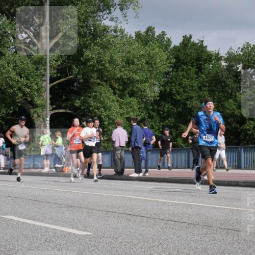 29.06.2025 - hella hamburg halbmarathon Luisa Fischer http://msf.ph/oto/8446227 29.06.2025 09:47:05 Kennedybrücke 18874, 3201, 10156164, 1827, 3201, 5367, 6619, 8473, 10156, 10848 meine-sportfotos.de