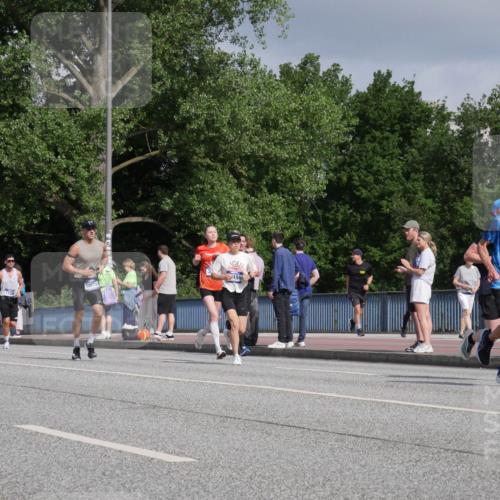 29.06.2025 - hella hamburg halbmarathon Luisa Fischer http://msf.ph/oto/8446248 29.06.2025 09:47:05 Kennedybrücke 6619, 156, 18874, 1827, 3201, 5367, 6619, 8473, 10156, 10848 meine-sportfotos.de