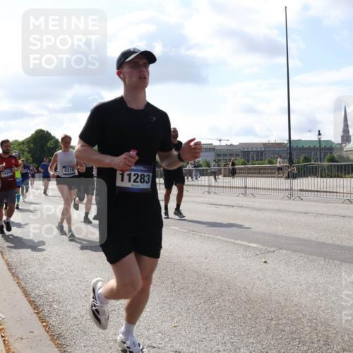 29.06.2025 - hella hamburg halbmarathon Lena Gebhardt http://msf.ph/oto/8446354 29.06.2025 09:53:29 Lombardsbrücke 14200, 4310, 11283, 1012, 1391, 1466, 1558, 1735, 1750, 1759, 2048, 2234, 2365, 2402, 2590, 2623, 2890, 2937, 3004, 3146, 3186, 3304, 3414, 3907, 4091, 4140, 4247, 4310, 4553, 4997, 5022, 5132, 5362, 5460, 5532, 5623, 5624, 5650, 5692, 6071, 6081, 6152, 6203, 6282, 6375, 6388, 6460, 6712, 6903, 7147, 7204, 7322, 7385, 7448, 7450, 7480, 7765, 8063, 8145, 8664, 9126, 9626, 9633, 9723, 9965, 13009 meine-sportfotos.de