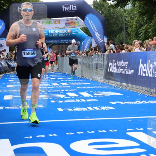 29.06.2025 - hella hamburg halbmarathon Strokosch-Dieckow http://msf.ph/oto/8446367 29.06.2025 10:39:21 Ziel 1343, 2044, 2546, 2972, 4565, 5752, 6037, 6152, 8319, 8346, 8925, 12046, 12335, 12372, 13479, 14359, 15013, 15866, 17646 meine-sportfotos.de