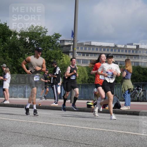 29.06.2025 - hella hamburg halbmarathon Luisa Fischer http://msf.ph/oto/8446376 29.06.2025 09:47:08 Kennedybrücke 18874, 14164, 320, 0156, 3201, 6619, 10156 meine-sportfotos.de