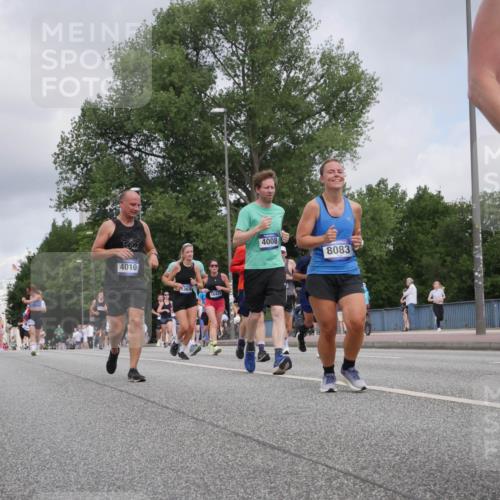 29.06.2025 - hella hamburg halbmarathon Luisa Fischer http://msf.ph/oto/8446392 29.06.2025 10:28:33 Kennedybrücke 4010, 13638, 16422, 4008, 8083, 3132, 4008, 4010, 4111, 4797, 8083, 8276, 8962, 9927 meine-sportfotos.de