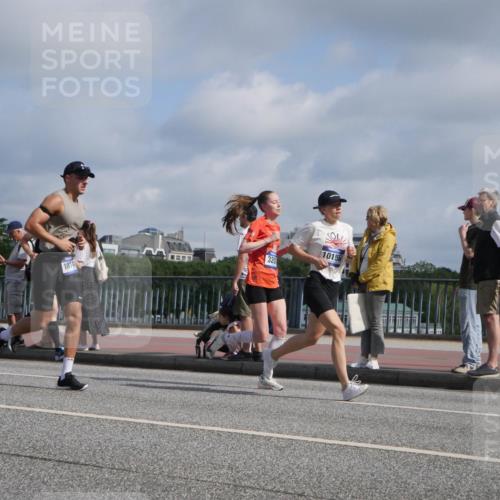 29.06.2025 - hella hamburg halbmarathon Luisa Fischer http://msf.ph/oto/8446436 29.06.2025 09:47:10 Kennedybrücke 18814, 320, 10156, 3201, 6619, 10156 meine-sportfotos.de