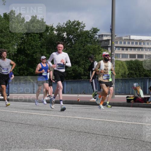 29.06.2025 - hella hamburg halbmarathon Luisa Fischer http://msf.ph/oto/8446476 29.06.2025 09:47:15 Kennedybrücke 14140, 17488, 15883, 165082, 5269, 6619, 10486 meine-sportfotos.de