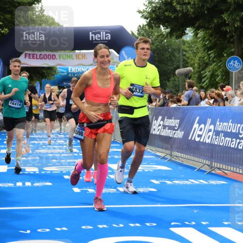 29.06.2025 - hella hamburg halbmarathon Strokosch-Dieckow http://msf.ph/oto/8446532 29.06.2025 10:49:07 Ziel 2013, 4832, 4847, 4890, 6389, 7297, 8112, 8302, 8821, 10184, 13614, 15523, 16369, 16414, 16627, 16731, 17173, 17632, 18598, 18842 meine-sportfotos.de