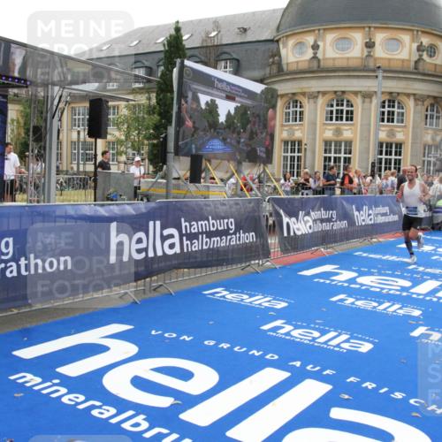 29.06.2025 - hella hamburg halbmarathon Michael Strokosch http://msf.ph/oto/8446553 29.06.2025 10:27:44 Ziel 2203, 5367, 7651, 8731, 10655, 17354, 17893, 18832 meine-sportfotos.de