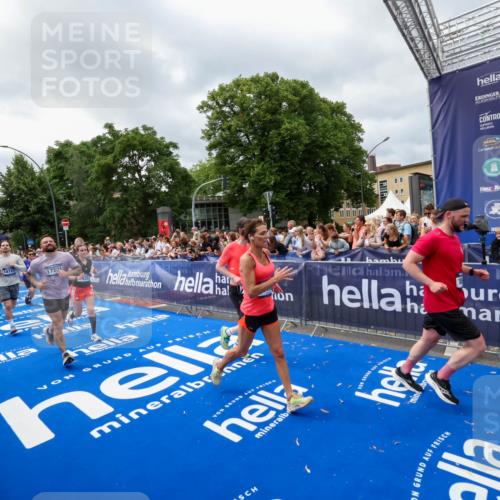 29.06.2025 - hella hamburg halbmarathon Zöllner http://msf.ph/oto/8446625 29.06.2025 10:57:51 Ziel 1719, 1972, 2034, 2806, 2883, 5391, 7269, 7833, 9820, 10133, 10599, 10703, 12440, 12523, 14737, 16418, 16517, 17201, 17455, 18492, 18508, 18727 meine-sportfotos.de