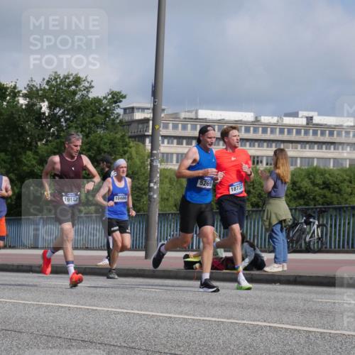 29.06.2025 - hella hamburg halbmarathon Luisa Fischer http://msf.ph/oto/8446633 29.06.2025 09:47:19 Kennedybrücke 19142, 10486, 5269, 18737, 1758, 2746, 5269, 6781, 10486 meine-sportfotos.de