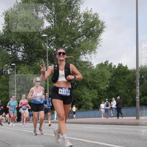 29.06.2025 - hella hamburg halbmarathon Luisa Fischer http://msf.ph/oto/8446702 29.06.2025 10:28:52 Kennedybrücke 18198, 6869, 1746, 15016, 11157, 1627, 1740, 2000, 3053, 3920, 4444, 6869, 8357 meine-sportfotos.de