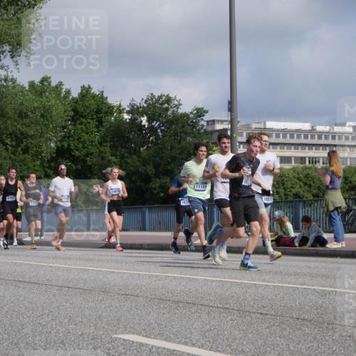 29.06.2025 - hella hamburg halbmarathon Luisa Fischer http://msf.ph/oto/8446769 29.06.2025 09:47:23 Kennedybrücke 6781, 16818, 1758, 1615, 11169, 18871, 1758, 2746, 3043, 5070, 5269, 5746, 6781, 7272, 8209, 9137, 9381, 10171, 10486 meine-sportfotos.de