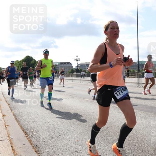 29.06.2025 - hella hamburg halbmarathon Lena Gebhardt http://msf.ph/oto/8446801 29.06.2025 09:53:32 Lombardsbrücke 500, 17748, 1012, 1391, 1466, 1558, 1735, 1750, 1759, 2234, 2270, 2365, 2402, 2516, 2590, 2623, 2890, 2937, 3004, 3146, 3186, 3304, 3414, 3907, 4091, 4140, 4247, 4310, 4553, 4949, 4997, 5022, 5115, 5132, 5362, 5460, 5532, 5623, 5624, 5650, 5692, 6071, 6081, 6152, 6203, 6282, 6375, 6388, 6460, 6575, 6712, 6903, 7204, 7322, 7385, 7448, 7450, 7480, 7765, 8063, 8664, 9030, 9126, 9626, 9633, 9723, 9965, 11077, 13009 meine-sportfotos.de