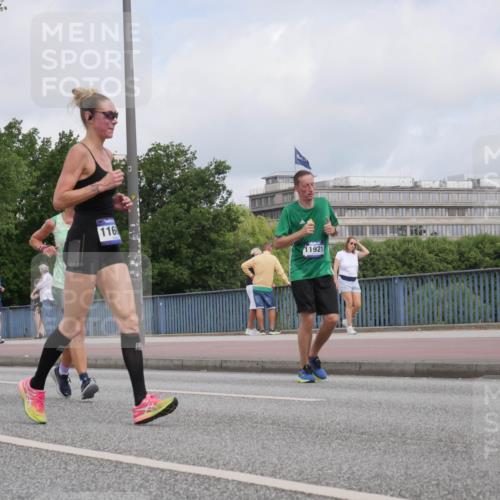 29.06.2025 - hella hamburg halbmarathon Luisa Fischer http://msf.ph/oto/8446822 29.06.2025 10:29:04 Kennedybrücke 116, 11921, 1093, 1305, 2278, 3961, 3963, 6663, 6869, 8357 meine-sportfotos.de