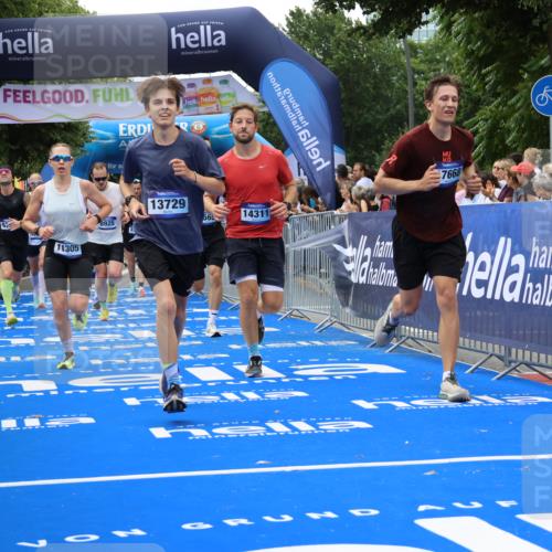 29.06.2025 - hella hamburg halbmarathon Strokosch-Dieckow http://msf.ph/oto/8446917 29.06.2025 10:39:13 Ziel 1445, 2044, 3282, 4565, 4759, 5752, 6037, 8319, 8925, 11305, 12046, 12137, 13479, 13729, 14311, 15556, 16656, 17646, 17668, 18149, 18547 meine-sportfotos.de