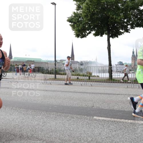 29.06.2025 - hella hamburg halbmarathon Lena Gebhardt http://msf.ph/oto/8446942 29.06.2025 10:30:12 Lombardsbrücke 18503, 143, 1097, 1547, 1694, 2302, 2699, 2901, 3443, 3573, 3613, 4580, 5063, 5322, 6598, 6616, 6626, 8388, 8792, 8941, 9095, 10162, 10880, 11376, 12305, 12349, 12350, 12504, 12537, 12687, 12688, 12710, 13031, 13418, 13810, 14304, 14421, 15266, 15789, 15938, 16182, 16504, 16601, 16604, 16735, 16769, 16864, 17529, 18046, 18385, 18503, 18671 meine-sportfotos.de