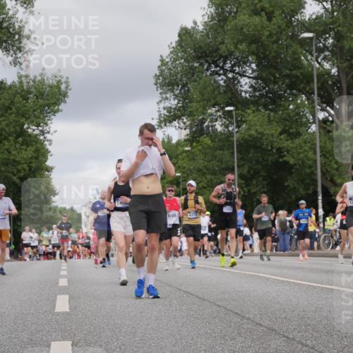 29.06.2025 - hella hamburg halbmarathon Luisa Fischer http://msf.ph/oto/8446976 29.06.2025 10:29:13 Kennedybrücke 1064, 1400, 12505, 4378, 12074, 3765, 4378, 5028, 6663, 9186 meine-sportfotos.de