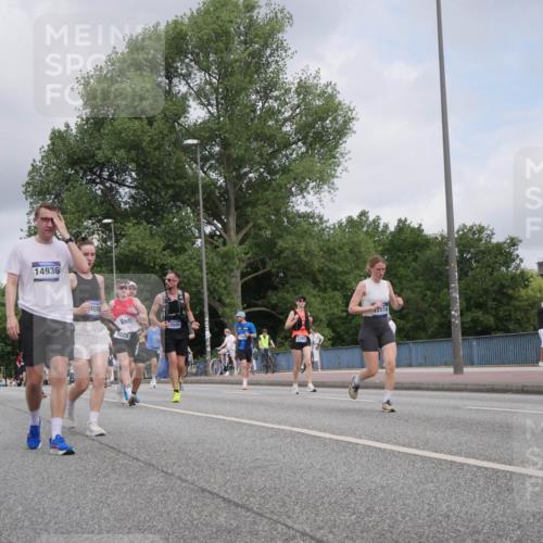 29.06.2025 - hella hamburg halbmarathon Luisa Fischer http://msf.ph/oto/8447015 29.06.2025 10:29:15 Kennedybrücke 14936, 408, 5028, 3765, 2074, 3765, 4378, 5028, 6478, 6663, 9186, 10845, 10846 meine-sportfotos.de