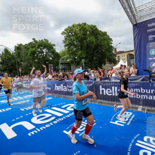 29.06.2025 - hella hamburg halbmarathon Zöllner http://msf.ph/oto/8447078 29.06.2025 10:57:58 Ziel 1200, 2025, 2806, 2883, 3093, 3575, 7138, 7159, 7189, 9820, 11394, 12378, 13376, 13465, 14881, 15349, 16517, 17543, 18492, 18762 meine-sportfotos.de