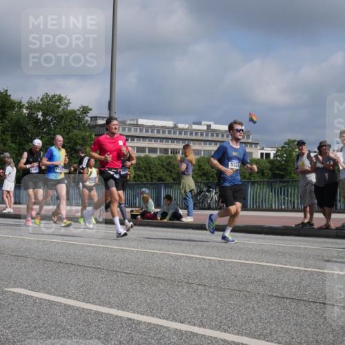 29.06.2025 - hella hamburg halbmarathon Luisa Fischer http://msf.ph/oto/8447094 29.06.2025 09:47:34 Kennedybrücke 11857, 1141, 8104, 5328, 1990, 3043, 4050, 5070, 5328, 5746, 5826, 7272, 7723, 8209, 8883, 9137, 9381, 9634, 10171 meine-sportfotos.de