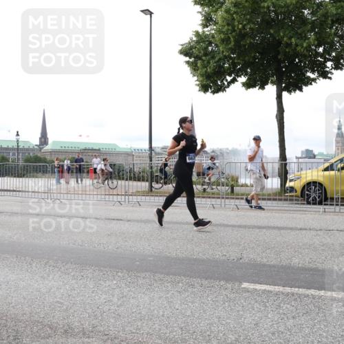 29.06.2025 - hella hamburg halbmarathon Lena Gebhardt http://msf.ph/oto/8447117 29.06.2025 10:30:13 Lombardsbrücke 16604, 1660, 1097, 1547, 1694, 2302, 2699, 2901, 3443, 3573, 3613, 4575, 4580, 4819, 5063, 5322, 6598, 6616, 6626, 8388, 8792, 8941, 9095, 10162, 10880, 11376, 12305, 12349, 12350, 12504, 12537, 12687, 12688, 12710, 13031, 13418, 13810, 14304, 14421, 15266, 15789, 15938, 16182, 16504, 16601, 16604, 16735, 16769, 16864, 17529, 18046, 18385, 18503, 18671 meine-sportfotos.de