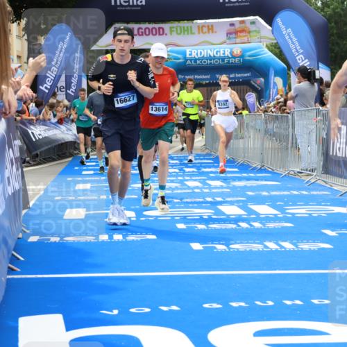 29.06.2025 - hella hamburg halbmarathon Strokosch-Dieckow http://msf.ph/oto/8447167 29.06.2025 10:49:02 Ziel 1381, 1452, 2260, 3213, 3985, 4832, 4847, 4890, 6389, 7297, 8302, 8821, 8889, 9695, 10184, 12534, 13183, 13614, 13688, 16414, 16627, 17173, 17632, 18598, 18842 meine-sportfotos.de