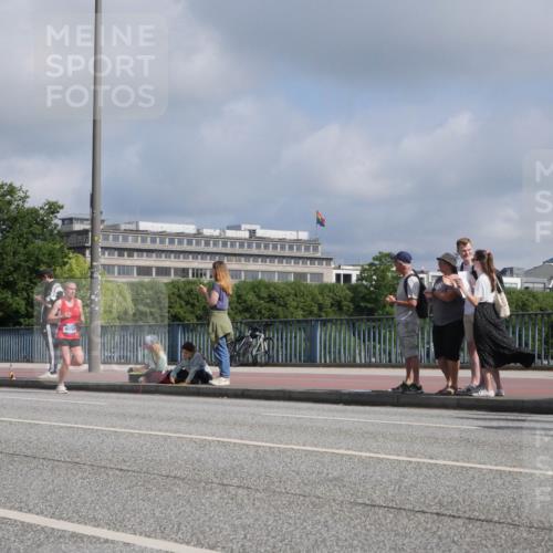 29.06.2025 - hella hamburg halbmarathon Luisa Fischer http://msf.ph/oto/8447182 29.06.2025 09:47:36 Kennedybrücke 4050, 1439, 1990, 3043, 4050, 5328, 5746, 5826, 7723, 8883, 9634 meine-sportfotos.de