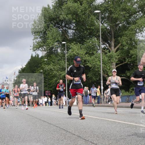 29.06.2025 - hella hamburg halbmarathon Luisa Fischer http://msf.ph/oto/8447186 29.06.2025 10:29:23 Kennedybrücke 13653, 11139, 5364, 11859, 8079, 647, 3765, 4378, 5564, 6478, 7069, 8079, 8881, 9573, 10219, 10845, 10846 meine-sportfotos.de