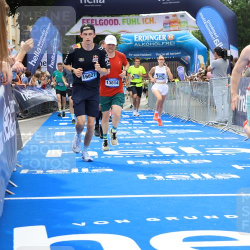 29.06.2025 - hella hamburg halbmarathon Strokosch-Dieckow http://msf.ph/oto/8447235 29.06.2025 10:49:02 Ziel 1381, 1452, 2260, 3213, 3985, 4832, 4847, 4890, 6389, 7297, 8302, 8821, 8889, 9695, 10184, 12534, 13183, 13614, 13688, 16414, 16627, 17173, 17632, 18598, 18842 meine-sportfotos.de