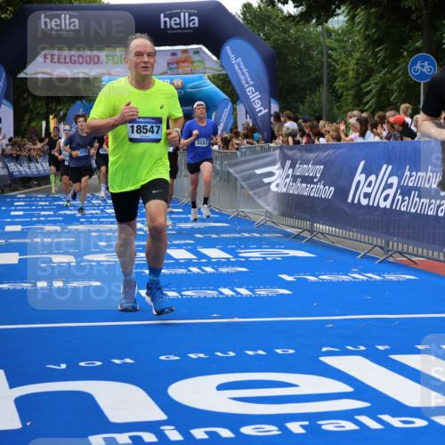 29.06.2025 - hella hamburg halbmarathon Strokosch-Dieckow http://msf.ph/oto/8447254 29.06.2025 10:39:10 Ziel 1445, 2044, 3282, 4565, 4759, 5752, 6686, 6687, 8319, 8925, 11305, 11619, 12046, 12137, 13479, 13729, 14311, 15556, 16656, 16820, 17646, 17668, 18149, 18547 meine-sportfotos.de