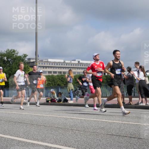 29.06.2025 - hella hamburg halbmarathon Luisa Fischer http://msf.ph/oto/8447272 29.06.2025 09:47:41 Kennedybrücke 14028, 18099, 7389, 1990, 2689, 4050, 4679, 4698, 4749, 5826, 6358, 7481, 7723, 9634, 10017 meine-sportfotos.de