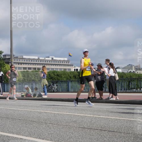 29.06.2025 - hella hamburg halbmarathon Luisa Fischer http://msf.ph/oto/8447342 29.06.2025 09:47:43 Kennedybrücke 12988, 1990, 963, 1990, 2689, 4129, 4679, 4698, 4749, 5826, 6358, 7481, 7723, 9634, 10017 meine-sportfotos.de