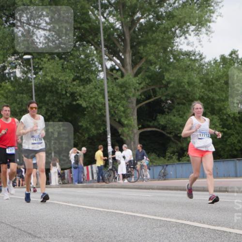 29.06.2025 - hella hamburg halbmarathon Luisa Fischer http://msf.ph/oto/8447349 29.06.2025 10:29:40 Kennedybrücke 116, 5637, 1973, 14179, 17712, 1479, 1973, 3617, 4358, 6159, 6637, 10465 meine-sportfotos.de