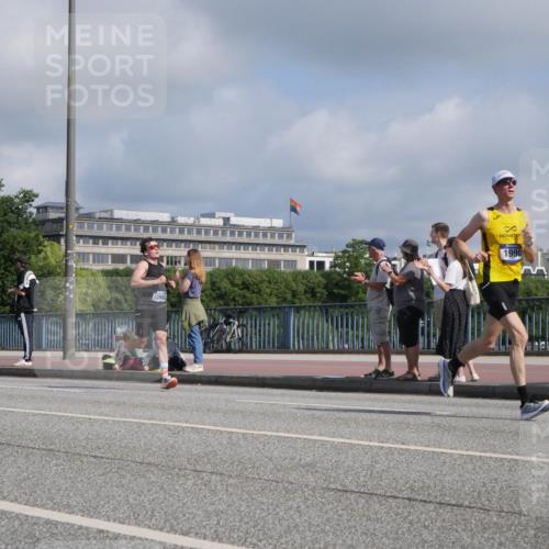 29.06.2025 - hella hamburg halbmarathon Luisa Fischer http://msf.ph/oto/8447350 29.06.2025 09:47:43 Kennedybrücke 12988, 1990, 1990, 2689, 4129, 4679, 4698, 4749, 5826, 6358, 7481, 7723, 9634, 10017 meine-sportfotos.de