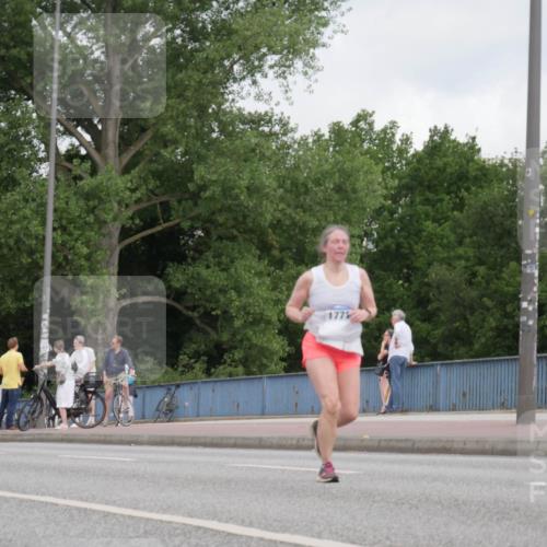 29.06.2025 - hella hamburg halbmarathon Luisa Fischer http://msf.ph/oto/8447356 29.06.2025 10:29:40 Kennedybrücke 79, 177, 1479, 1973, 3617, 4358, 6159, 6637, 10465 meine-sportfotos.de