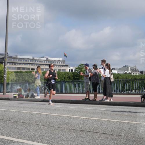 29.06.2025 - hella hamburg halbmarathon Luisa Fischer http://msf.ph/oto/8447360 29.06.2025 09:47:44 Kennedybrücke 12988, 1990, 2689, 4129, 4679, 4698, 4749, 5826, 6358, 7481, 7723, 8190, 9634, 10017 meine-sportfotos.de