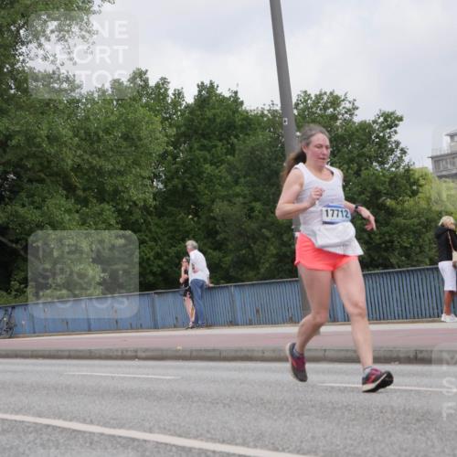 29.06.2025 - hella hamburg halbmarathon Luisa Fischer http://msf.ph/oto/8447376 29.06.2025 10:29:41 Kennedybrücke 17712, 1479, 1973, 3617, 4358, 6159, 6637, 8281, 10465 meine-sportfotos.de
