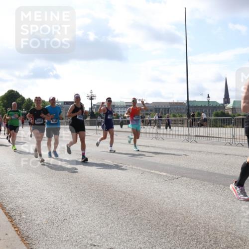 29.06.2025 - hella hamburg halbmarathon Lena Gebhardt http://msf.ph/oto/8447402 29.06.2025 09:53:36 Lombardsbrücke 972, 9965, 7448, 1466, 1558, 1735, 1750, 1759, 2234, 2270, 2365, 2402, 2516, 2623, 2823, 2890, 2937, 3004, 3146, 3186, 3414, 4091, 4140, 4247, 4310, 4553, 4949, 4997, 5022, 5115, 5132, 5362, 5460, 5532, 5623, 5624, 5650, 5692, 6071, 6081, 6203, 6282, 6309, 6375, 6388, 6460, 6575, 6903, 7204, 7322, 7385, 7448, 7450, 7480, 7765, 8023, 8063, 8269, 8664, 9030, 9126, 9626, 9633, 9723, 9965, 10792, 11077, 13009 meine-sportfotos.de