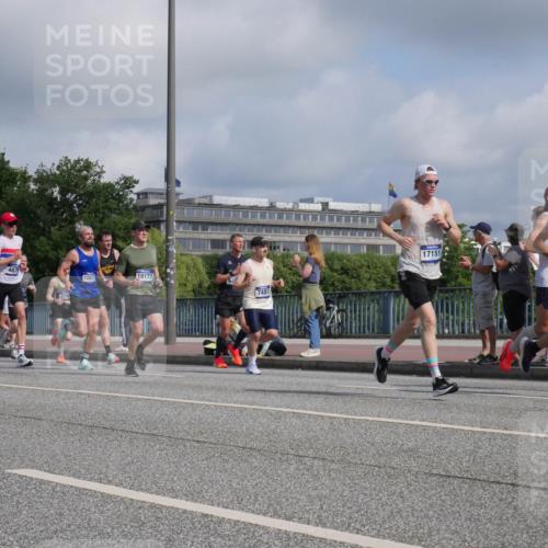 29.06.2025 - hella hamburg halbmarathon Luisa Fischer http://msf.ph/oto/8447447 29.06.2025 09:47:47 Kennedybrücke 4675, 4745, 10017, 18177, 7481, 17151, 14784, 2689, 4129, 4679, 4698, 4749, 6358, 7481, 8190, 9634, 10017 meine-sportfotos.de