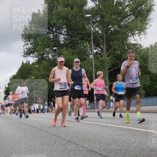 29.06.2025 - hella hamburg halbmarathon Luisa Fischer http://msf.ph/oto/8447449 29.06.2025 10:29:45 Kennedybrücke 54, 14, 5494, 9811, 6159, 17049, 267, 4268, 4315, 637, 3617, 1973, 3617, 4267, 4268, 4315, 4358, 5494, 6159, 6637, 8281, 8942, 9811 meine-sportfotos.de