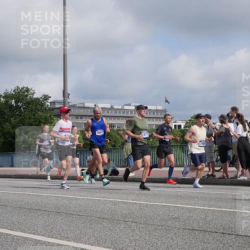 29.06.2025 - hella hamburg halbmarathon Luisa Fischer http://msf.ph/oto/8447472 29.06.2025 09:47:48 Kennedybrücke 1719, 6755, 10017, 18177, 7481, 2689, 4129, 4679, 4698, 4749, 6358, 7481, 8190, 10017 meine-sportfotos.de