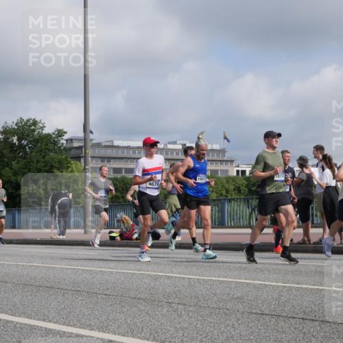 29.06.2025 - hella hamburg halbmarathon Luisa Fischer http://msf.ph/oto/8447492 29.06.2025 09:47:49 Kennedybrücke 16755, 129, 4679, 181773, 10017, 748, 2689, 4129, 4679, 4698, 4749, 6358, 7481, 8190, 10017 meine-sportfotos.de