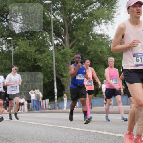 29.06.2025 - hella hamburg halbmarathon Luisa Fischer http://msf.ph/oto/8447510 29.06.2025 10:29:47 Kennedybrücke 9811, 11110, 12126, 4268, 6159, 2, 3617, 4267, 4268, 4315, 4358, 5494, 6159, 6637, 8281, 8306, 8942, 9811, 10104 meine-sportfotos.de
