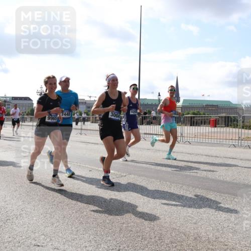 29.06.2025 - hella hamburg halbmarathon Lena Gebhardt http://msf.ph/oto/8447571 29.06.2025 09:53:37 Lombardsbrücke 9965, 7448, 3004, 14262, 1466, 1558, 1750, 1759, 2234, 2270, 2365, 2402, 2516, 2623, 2823, 2890, 2937, 3004, 3146, 3186, 3414, 4091, 4140, 4247, 4310, 4553, 4949, 4997, 5022, 5115, 5132, 5362, 5460, 5532, 5623, 5624, 5650, 5692, 6071, 6203, 6282, 6309, 6375, 6388, 6460, 6575, 6903, 7204, 7322, 7385, 7448, 7450, 7480, 7765, 8023, 8063, 8269, 8664, 9030, 9126, 9626, 9633, 9723, 9965, 10792, 11077, 13009 meine-sportfotos.de