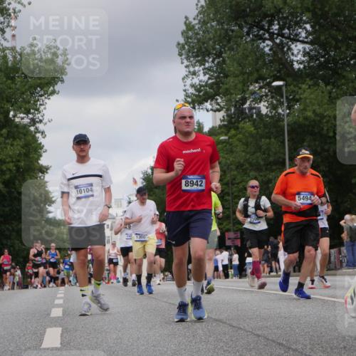 29.06.2025 - hella hamburg halbmarathon Luisa Fischer http://msf.ph/oto/8447573 29.06.2025 10:29:50 Kennedybrücke 14356, 10104, 1300, 8942, 8306, 5494, 82, 1300, 3617, 4267, 4268, 4315, 4358, 5494, 6159, 8281, 8306, 8674, 8942, 9811, 10104 meine-sportfotos.de