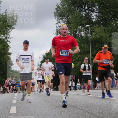 29.06.2025 - hella hamburg halbmarathon Luisa Fischer http://msf.ph/oto/8447580 29.06.2025 10:29:51 Kennedybrücke 14356, 10104, 1300, 6905, 8942, 494, 1300, 4267, 4268, 4315, 5494, 6159, 8281, 8306, 8674, 8942, 9811, 10104 meine-sportfotos.de