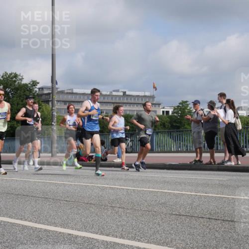 29.06.2025 - hella hamburg halbmarathon Luisa Fischer http://msf.ph/oto/8447584 29.06.2025 09:47:51 Kennedybrücke 8190, 15826, 4129, 15887, 1230, 2689, 4129, 4679, 4749, 6358, 7481, 8190, 10017 meine-sportfotos.de